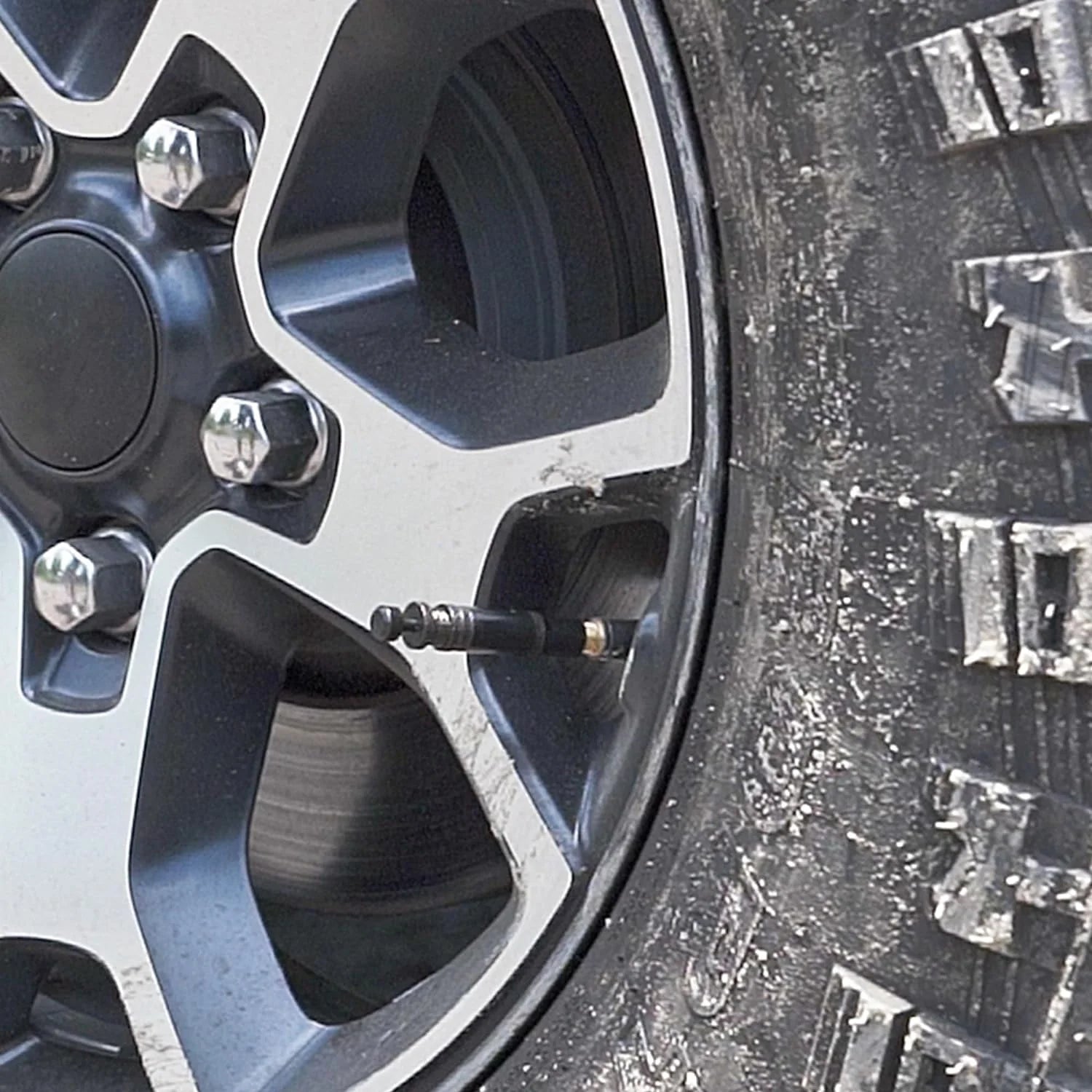 (10-30 PSI) 4 PCS Adjustable Auto-Stop Tire Deflator Valve Kit  4x4 Screw-on Tyre Air Down Tool for Vehicles Motorcycle Offroad